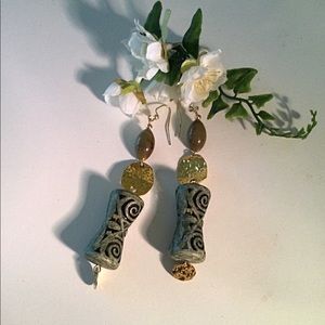 Vintage Beads Earrings, Retro Style Earrings. Beach or Office. Fun Earrings